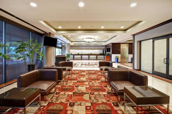 DoubleTree By Hilton Hotel Pleasanton At The Club image 16