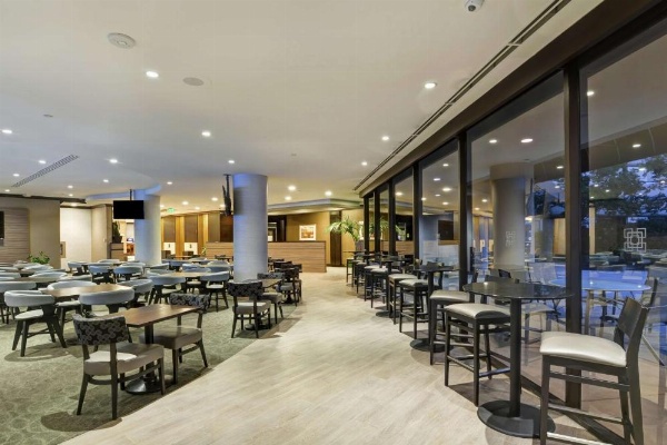 DoubleTree By Hilton Hotel Pleasanton At The Club image 24